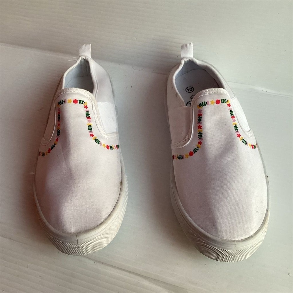 Sole Mates Women's White Floral Slip-On Canvas Sneakers Size 10